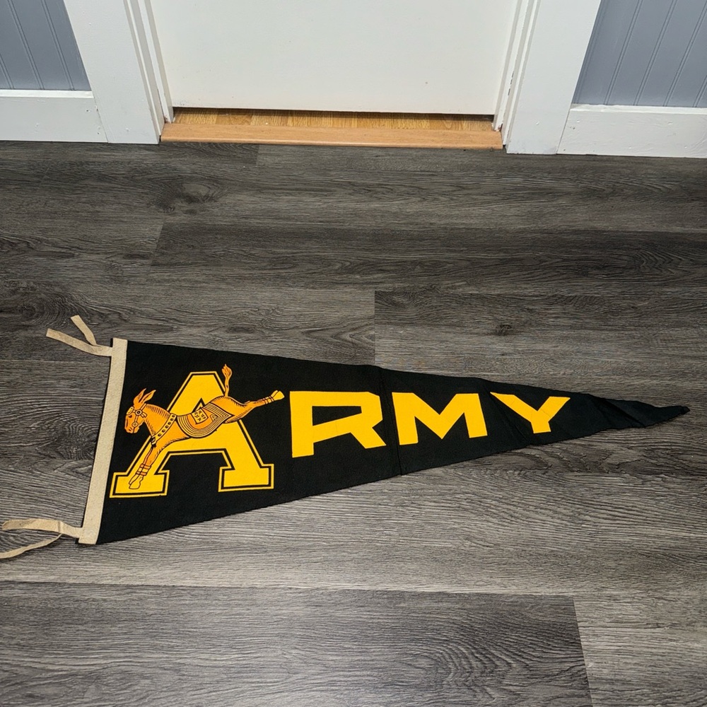Vintage 50s Army Pennant